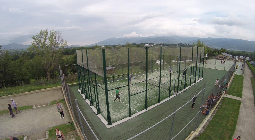 Bungalows Pirineus Guils de Cerdaña المظهر الخارجي الصورة